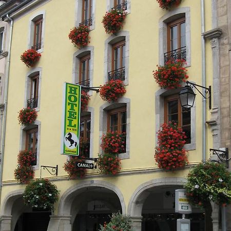 Hotel Cheval De Bronze Remiremont Bagian luar foto