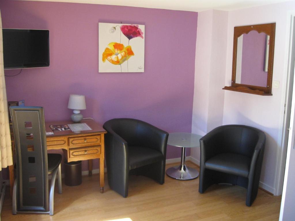 Hotel Cheval De Bronze Remiremont Ruang foto