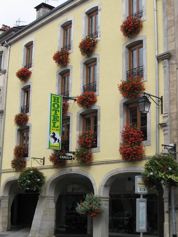 Hotel Cheval De Bronze Remiremont Bagian luar foto